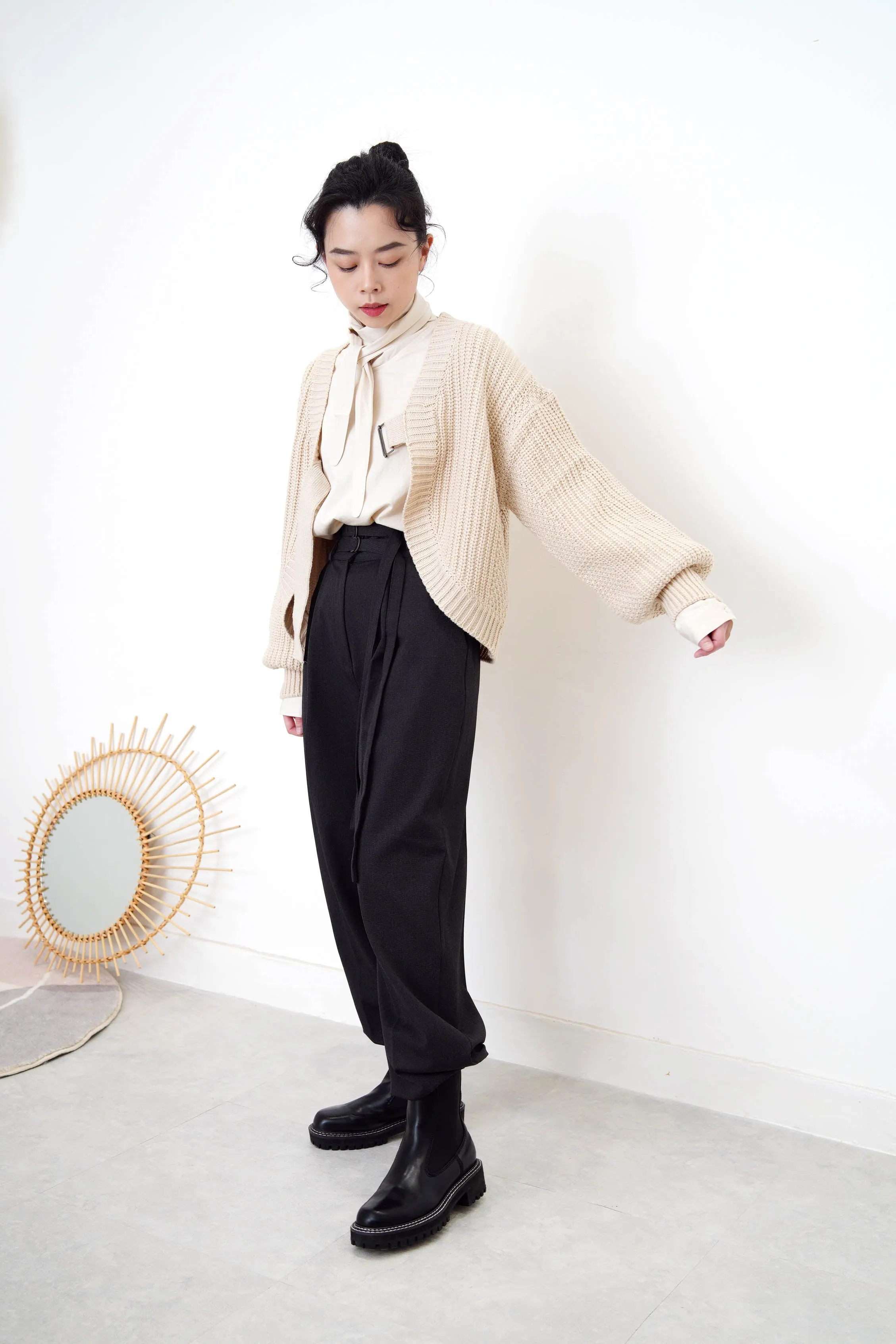 Beige knit cardigan in strap buckle