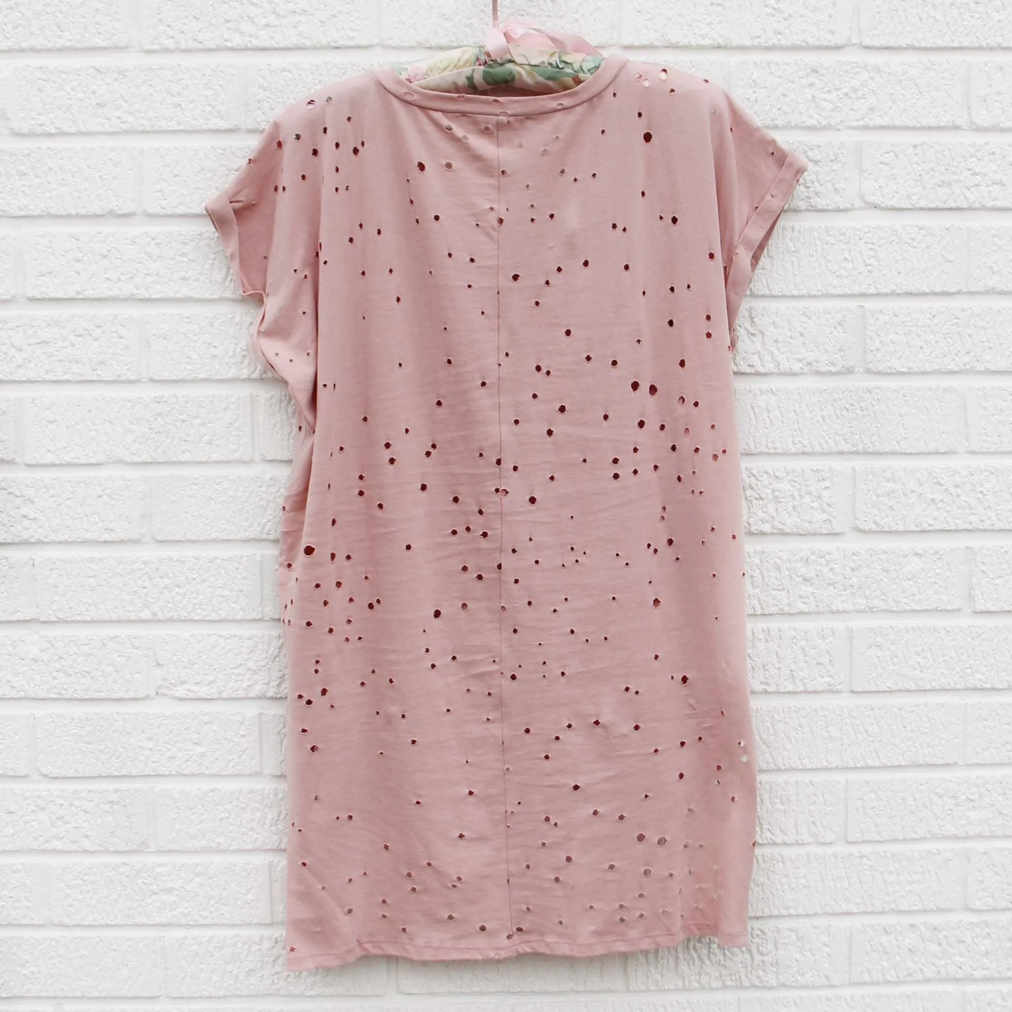 Finley Distressed Tee in Mauve
