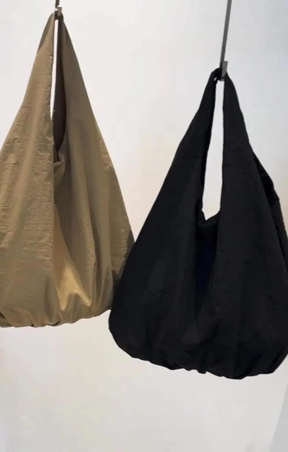 Obosoyo Slouchy Tote Bag Women 2025 Light Large Casual Shoulder Bag Pleated Bottom Bag Purse Work Commute Shopping