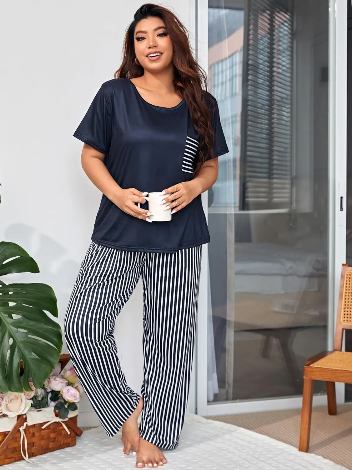 OYOANGLE Women's Plus Size 2 Piece Pajama Set Sleep Set Short Sleeve Tee Shirt and Pants Set Loungewear