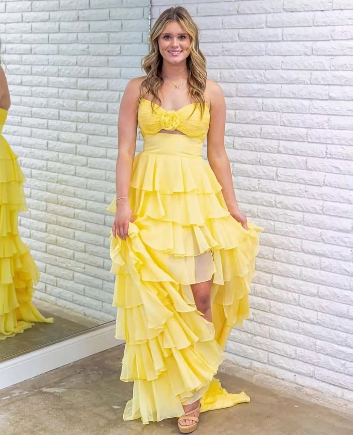 VOfuter Tiered Chiffon Prom Dress 3D Flower Strapless Evening Gown with Side Slit Women Cake Wedding Party Dresses