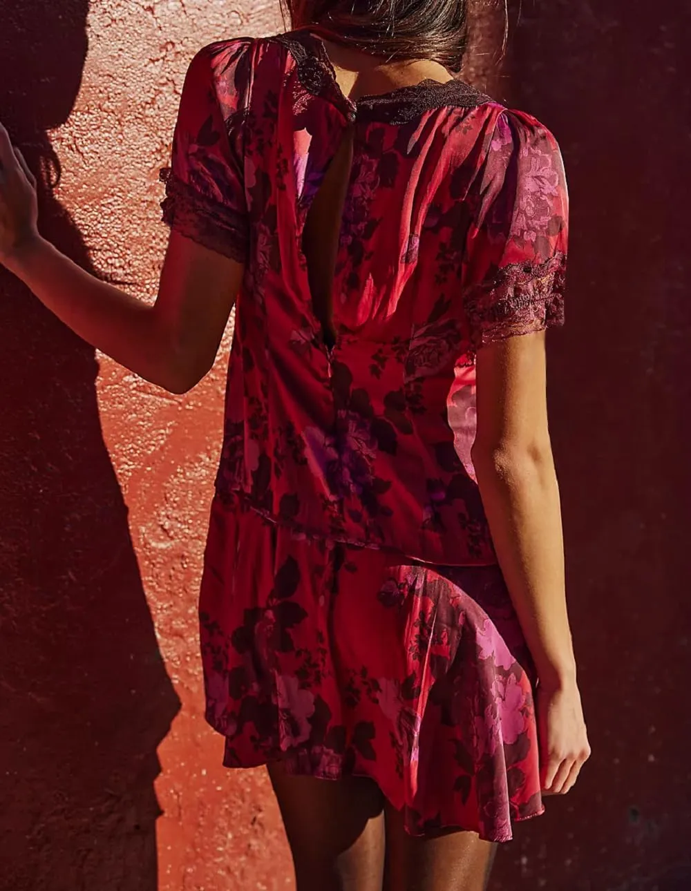 Women Boho Floral Mini Dress V Neck Short Sleeve Flowy Sundress Graphic Babydoll Dress Summer Beach Dress