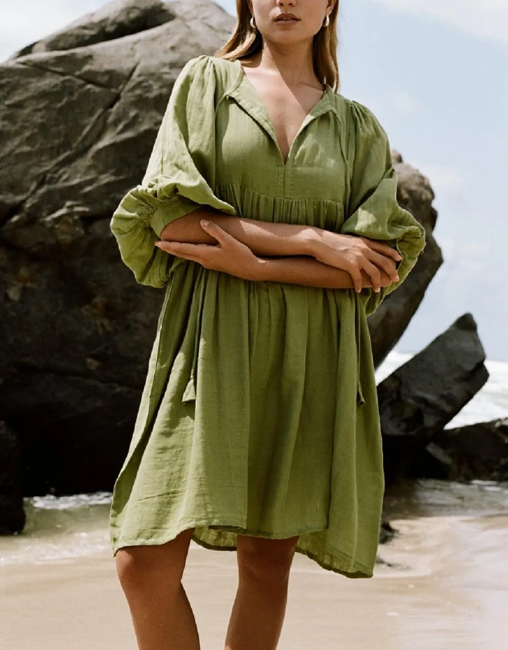 Women Boho Puff Sleeve Short Dress Floral Flowy Babydoll Dress V Neck Loose Fit A Line Dress Bohemian Mini Sundress